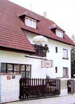 Hlavn� m�sto Praha / PENZION CORA